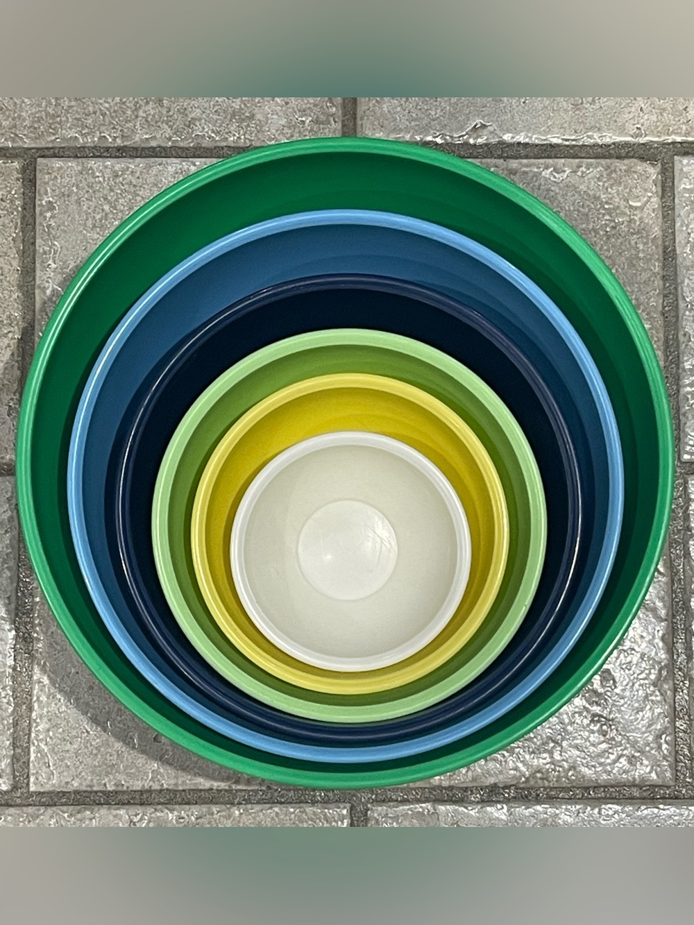 Colorful Nested Mixing Bowls - Green, lite, Dark Blue, Lite green, Yellow, White
